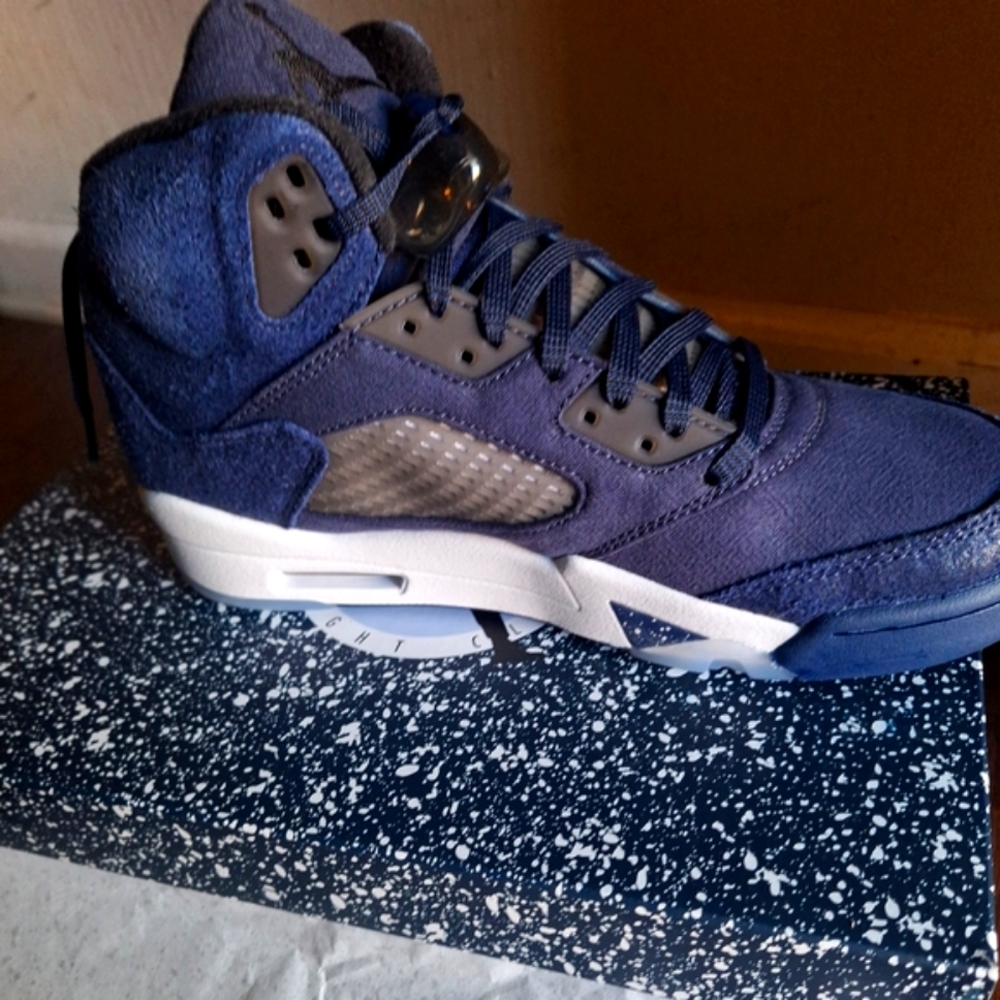 Jordan 5 - Picture 2 of 4